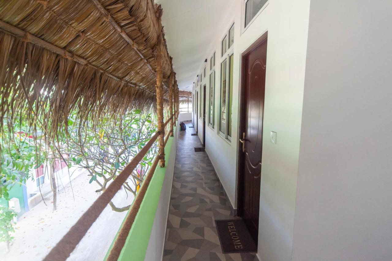 Dhangethi INN Bagian luar foto