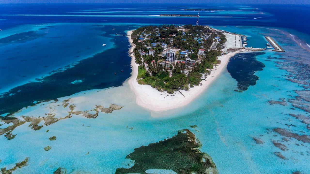 Dhangethi INN Bagian luar foto